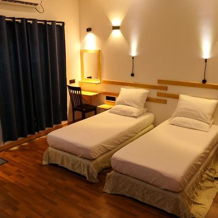 Ayira Maldives Hotel Feridhoo Exterior photo