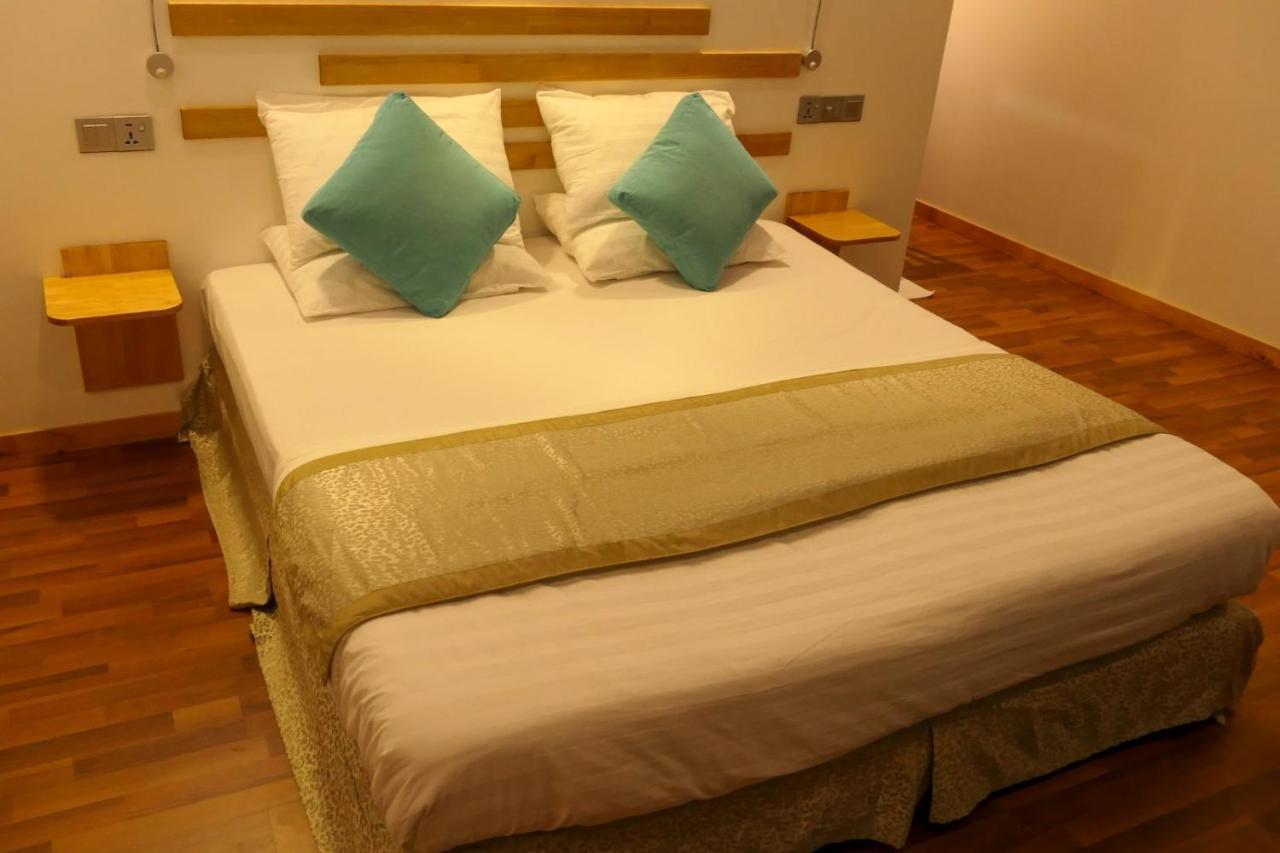 Ayira Maldives Hotel Feridhoo Exterior photo